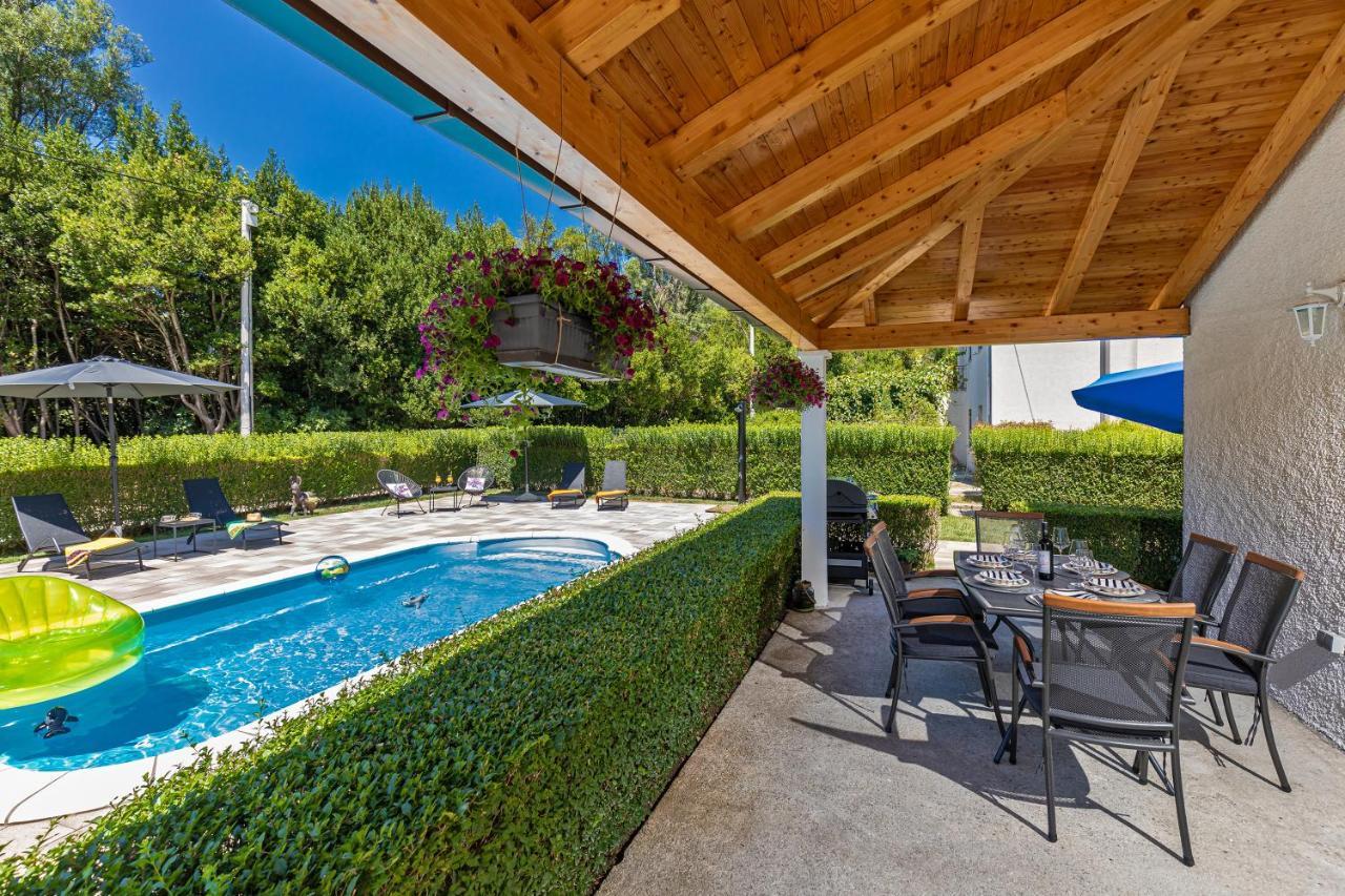 Paradise With Swimming Pool Apartment