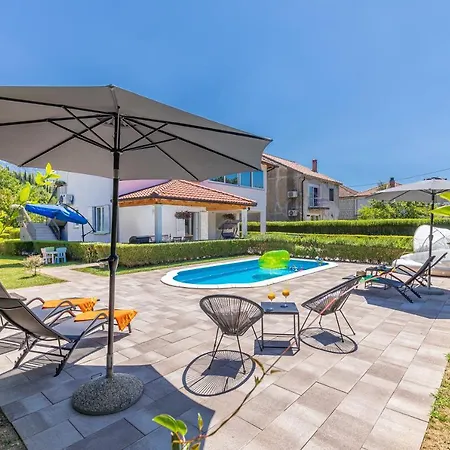 Green Paradise With Swimming Pool Gruda Exterior photo