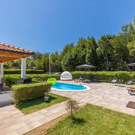 Green Paradise With Swimming Pool Gruda Exterior photo